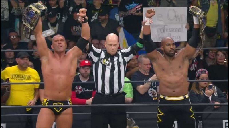 SCU retained his Championship despite Frankie Kazarian's botch